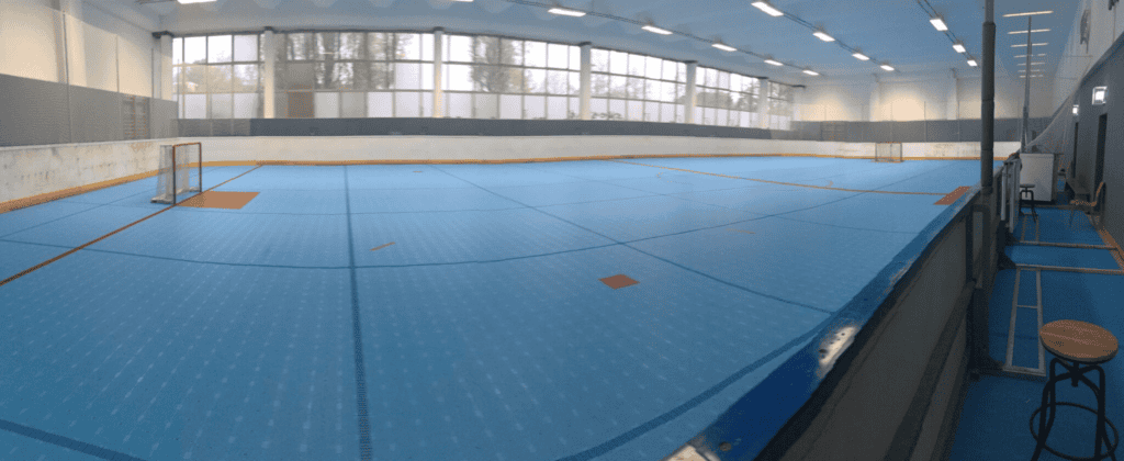 Mobiler Sportboden für Vereine, ideal für Hallen und Sportanlagen.