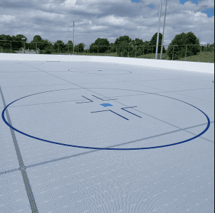 Mobiler Sportboden mit Eishockeyfeld für Vereine.