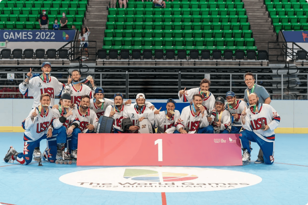 Eishockey-Team nach dem Gewinn auf einem flexiblen Sportboden.